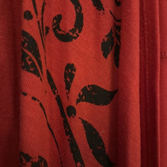 Red jacket with black detail. - Picture 4 of 5